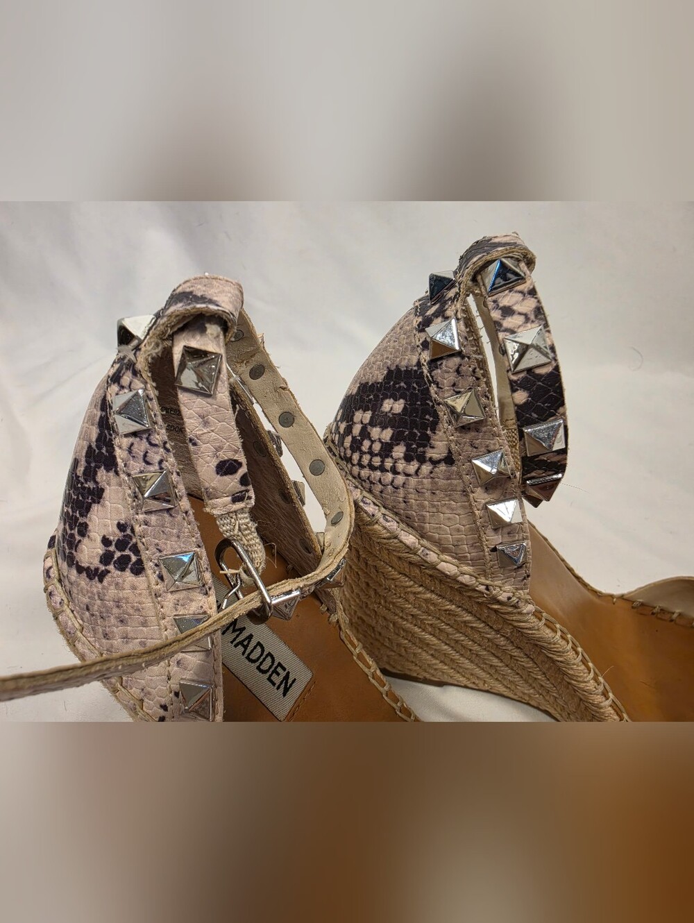Steve Madden Mckenna Snakeskin Studded Espadrille Wedges Size 7M - Picture 4 of 9